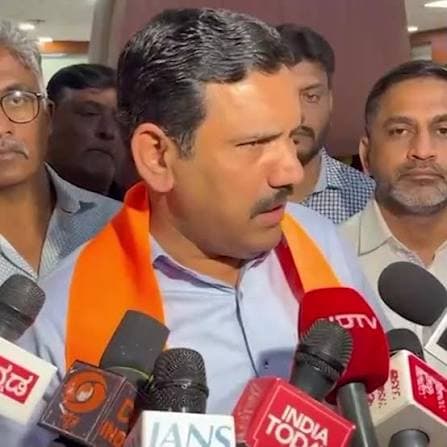 ರಾಜ್ಯ ಬರದಿಂದ ತತ್ತರಿಸುತ್ತಿದ್ದರೂ ಸರ್ಕಾರಕ್ಕೆ ಆಡಳಿತದ ಪರಿಜ್ಞಾನವಿಲ್ಲ: